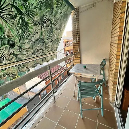 Beautiful 8 Minutes From The Beach, With River Views Apartamento Villajoyosa