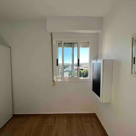 Beautiful 8 Minutes From The Beach, With River Views *