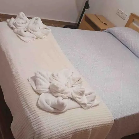Beautiful 8 Minutes From The Beach, With River Views *