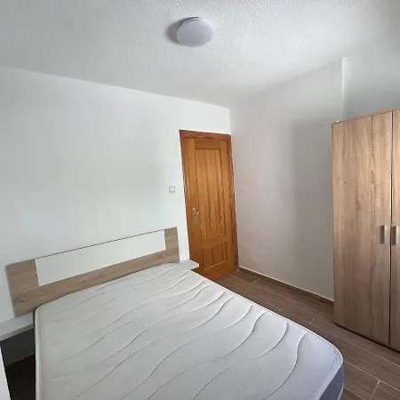 Beautiful 8 Minutes From The Beach, With River Views *