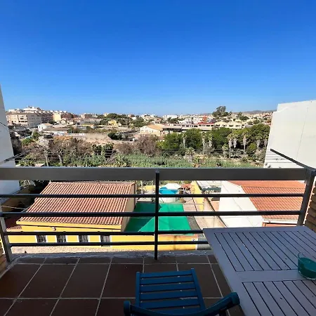 Beautiful 8 Minutes From The Beach, With River Views