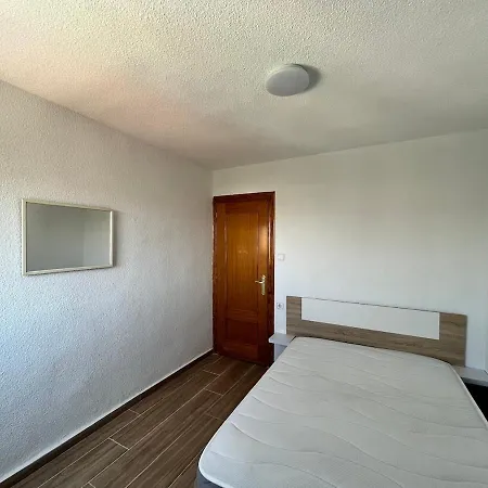 Apartment Beautiful 8 Minutes From The Beach, With River Views *
