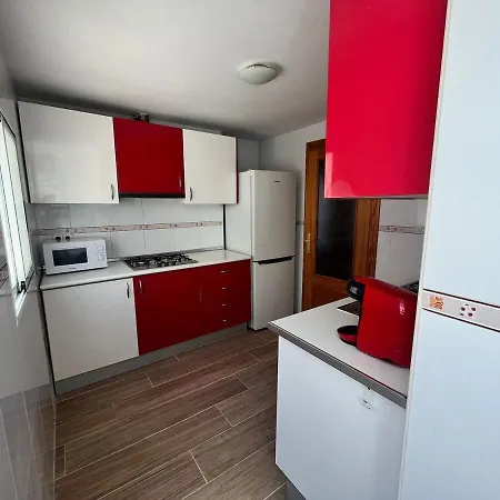 Beautiful 8 Minutes From The Beach, With River Views Apartment