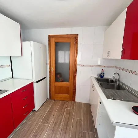 Apartment Beautiful 8 Minutes From The Beach, With River Views *