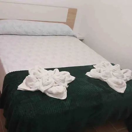 Beautiful 8 Minutes From The Beach, With River Views