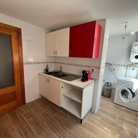 Beautiful 8 Minutes From The Beach, With River Views Apartment *